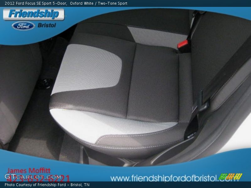 Oxford White / Two-Tone Sport 2012 Ford Focus SE Sport 5-Door