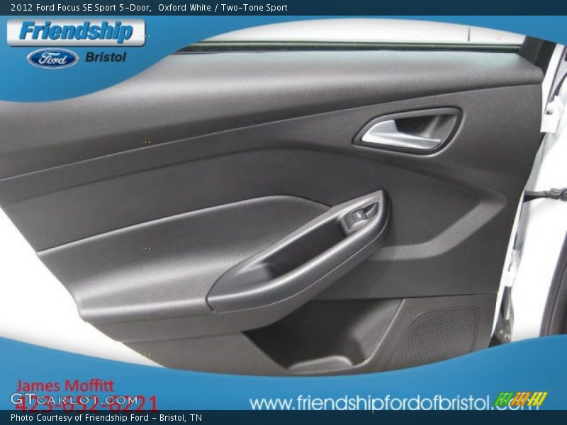 Oxford White / Two-Tone Sport 2012 Ford Focus SE Sport 5-Door