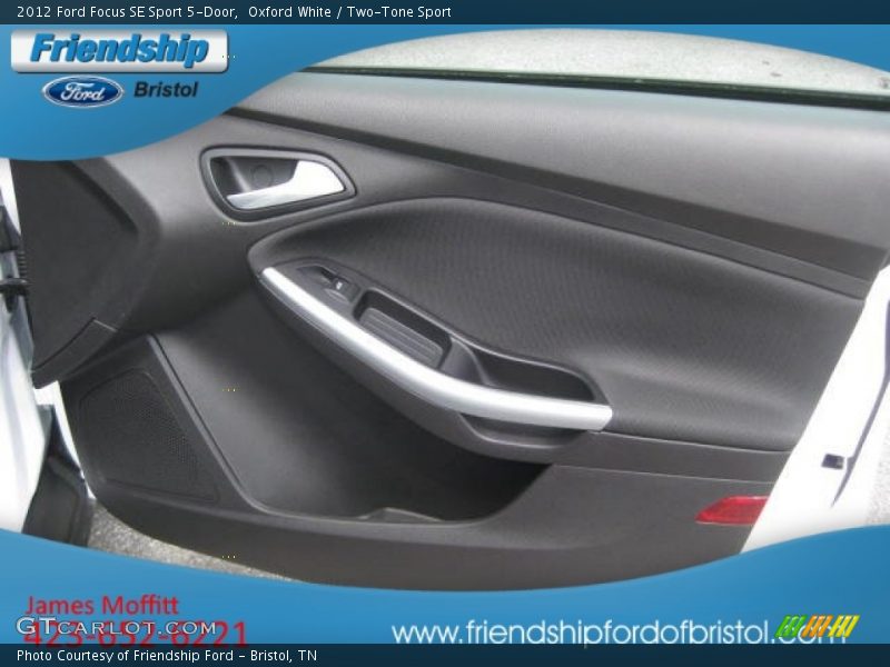 Oxford White / Two-Tone Sport 2012 Ford Focus SE Sport 5-Door