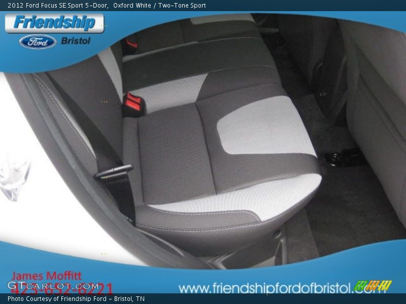 Oxford White / Two-Tone Sport 2012 Ford Focus SE Sport 5-Door