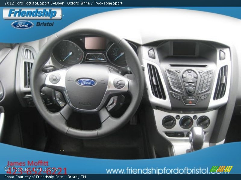 Oxford White / Two-Tone Sport 2012 Ford Focus SE Sport 5-Door