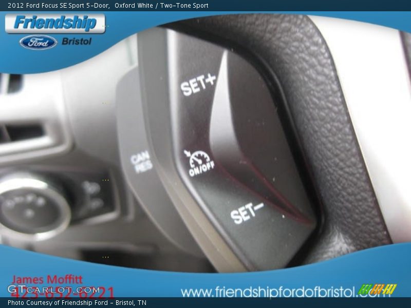 Oxford White / Two-Tone Sport 2012 Ford Focus SE Sport 5-Door