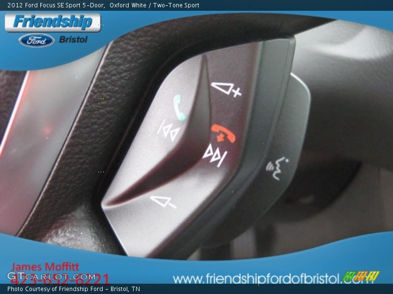 Oxford White / Two-Tone Sport 2012 Ford Focus SE Sport 5-Door