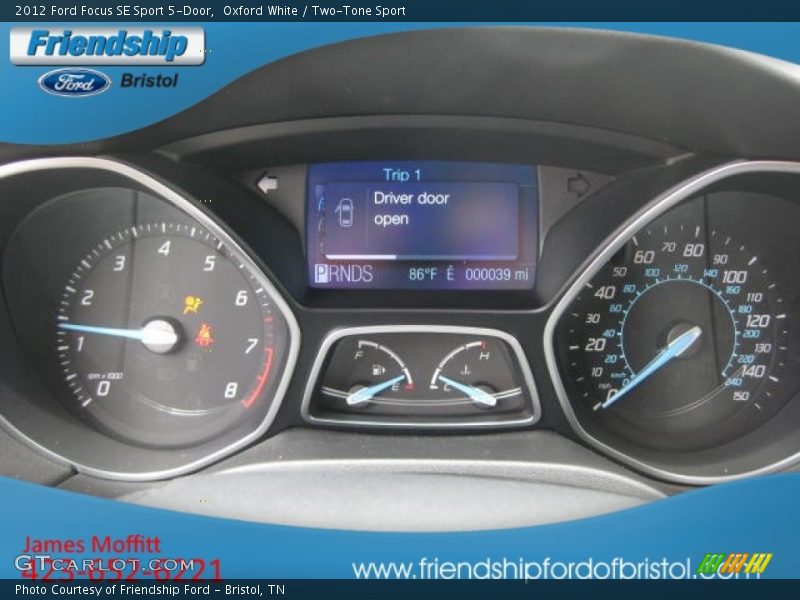 Oxford White / Two-Tone Sport 2012 Ford Focus SE Sport 5-Door