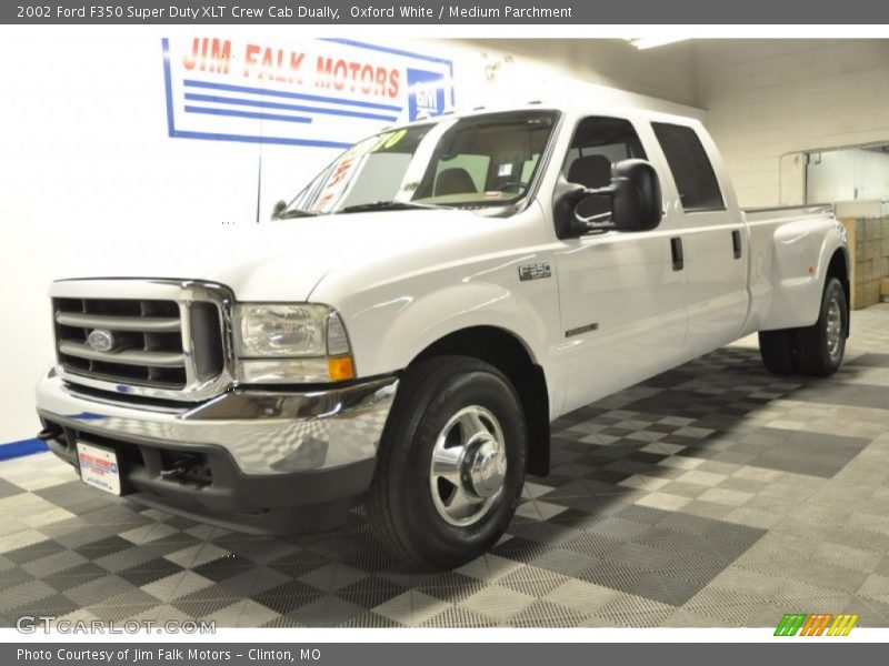Oxford White / Medium Parchment 2002 Ford F350 Super Duty XLT Crew Cab Dually