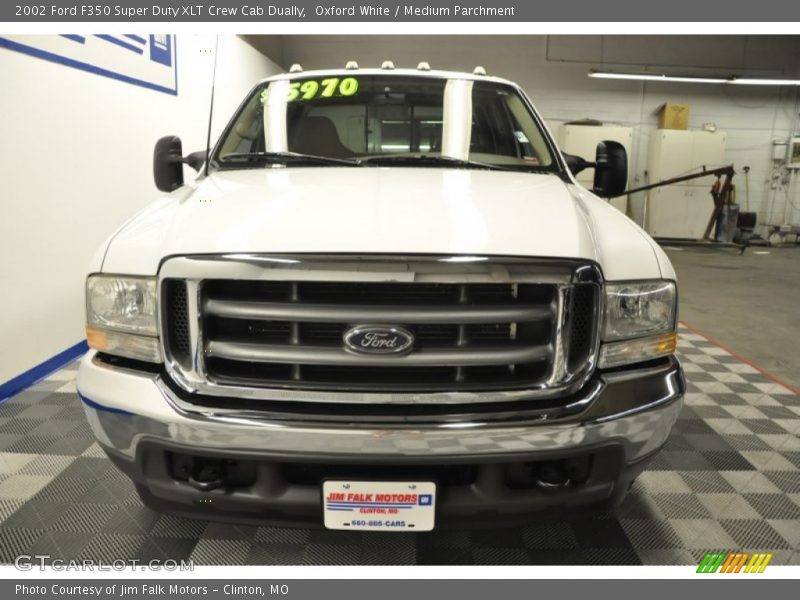 Oxford White / Medium Parchment 2002 Ford F350 Super Duty XLT Crew Cab Dually