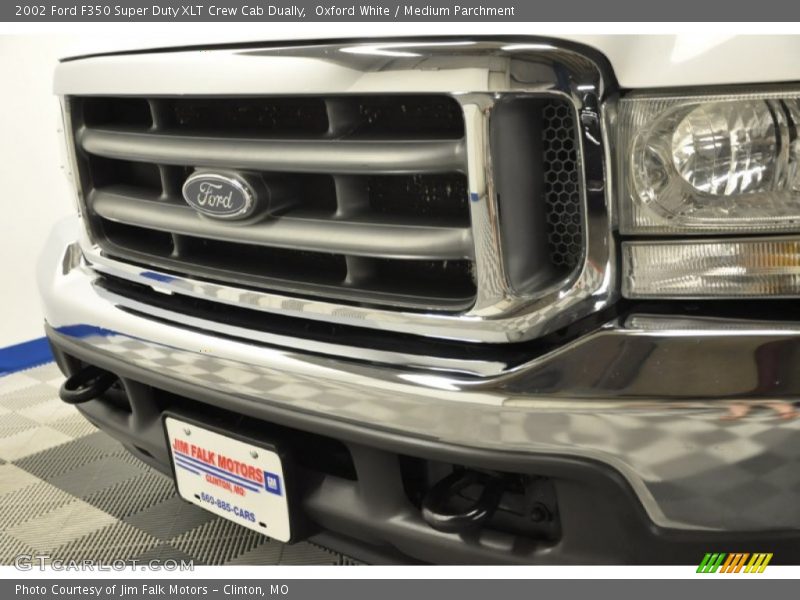 Oxford White / Medium Parchment 2002 Ford F350 Super Duty XLT Crew Cab Dually