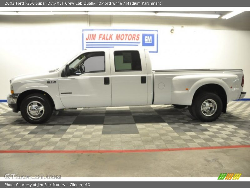 Oxford White / Medium Parchment 2002 Ford F350 Super Duty XLT Crew Cab Dually