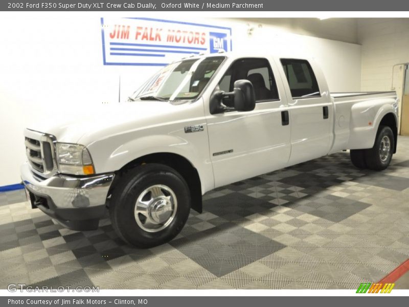 Oxford White / Medium Parchment 2002 Ford F350 Super Duty XLT Crew Cab Dually