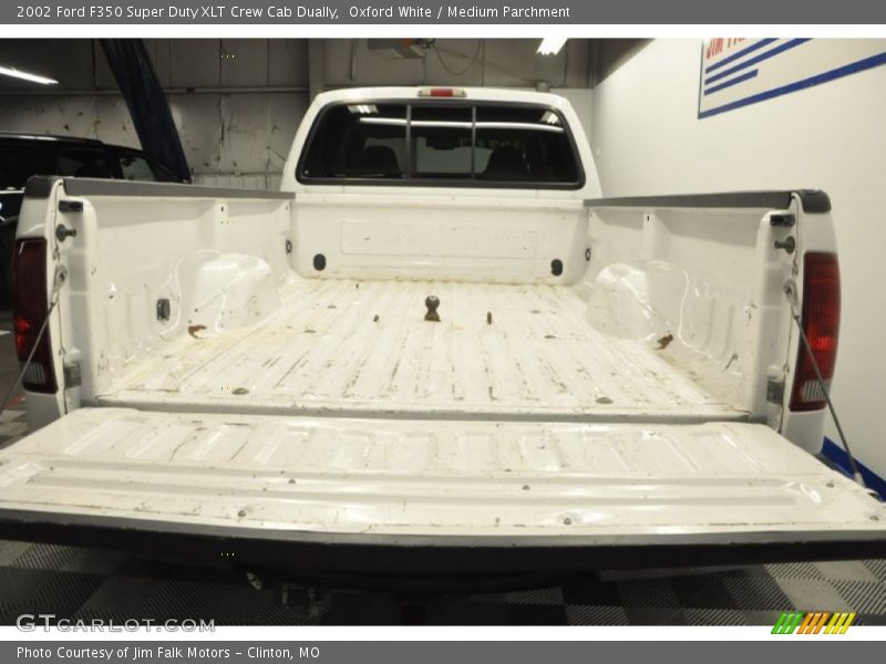 Oxford White / Medium Parchment 2002 Ford F350 Super Duty XLT Crew Cab Dually
