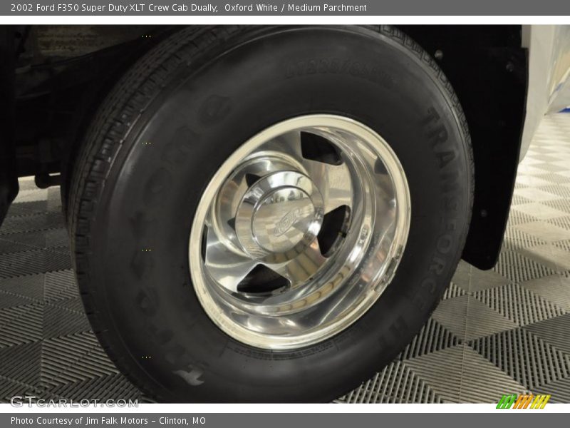 Oxford White / Medium Parchment 2002 Ford F350 Super Duty XLT Crew Cab Dually