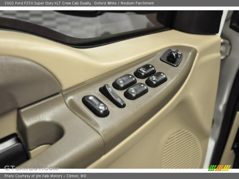 Oxford White / Medium Parchment 2002 Ford F350 Super Duty XLT Crew Cab Dually