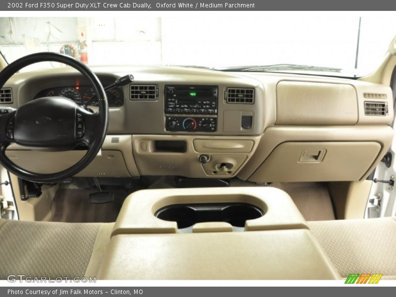 Oxford White / Medium Parchment 2002 Ford F350 Super Duty XLT Crew Cab Dually
