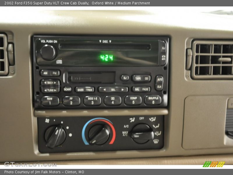 Oxford White / Medium Parchment 2002 Ford F350 Super Duty XLT Crew Cab Dually
