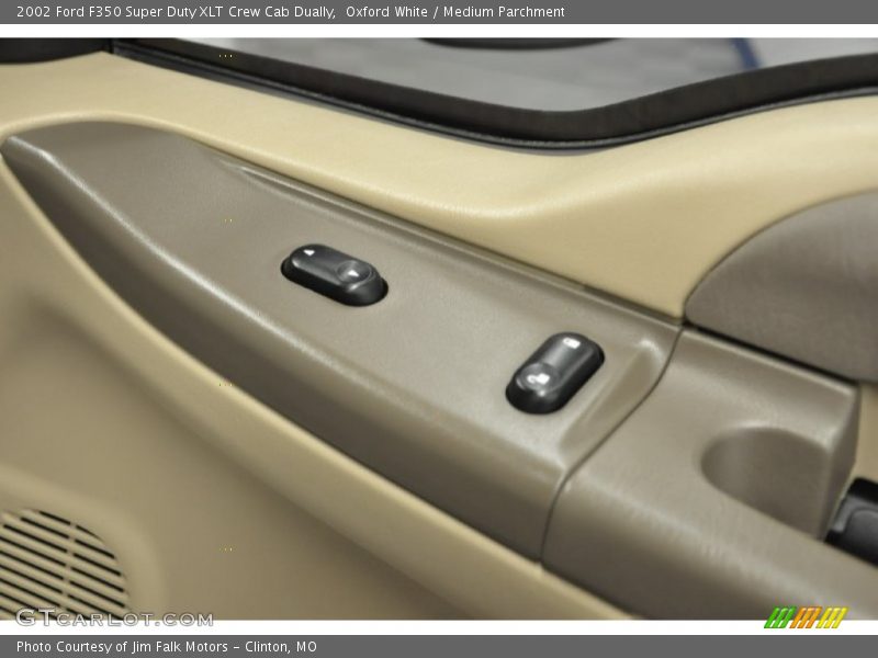 Oxford White / Medium Parchment 2002 Ford F350 Super Duty XLT Crew Cab Dually