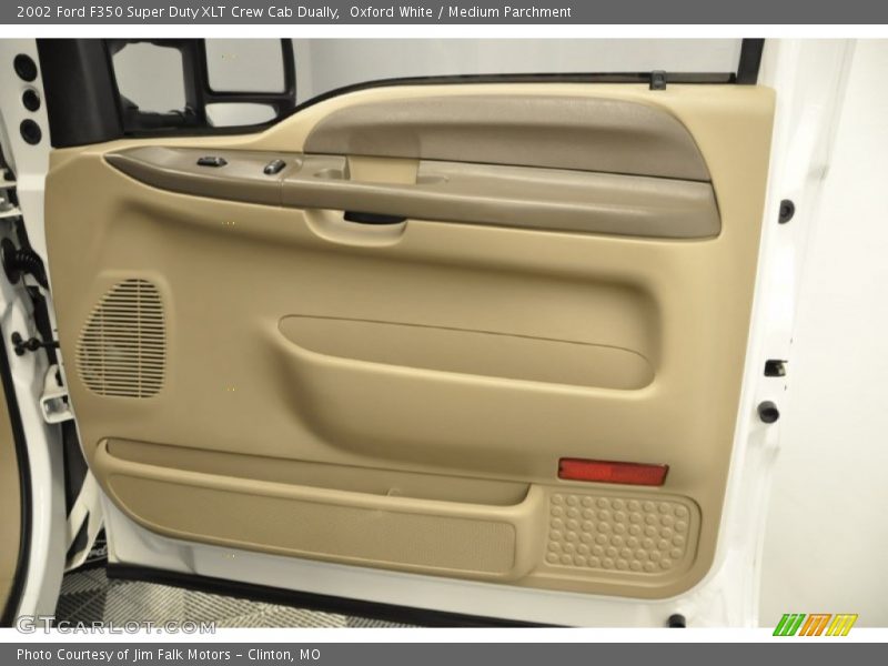 Oxford White / Medium Parchment 2002 Ford F350 Super Duty XLT Crew Cab Dually
