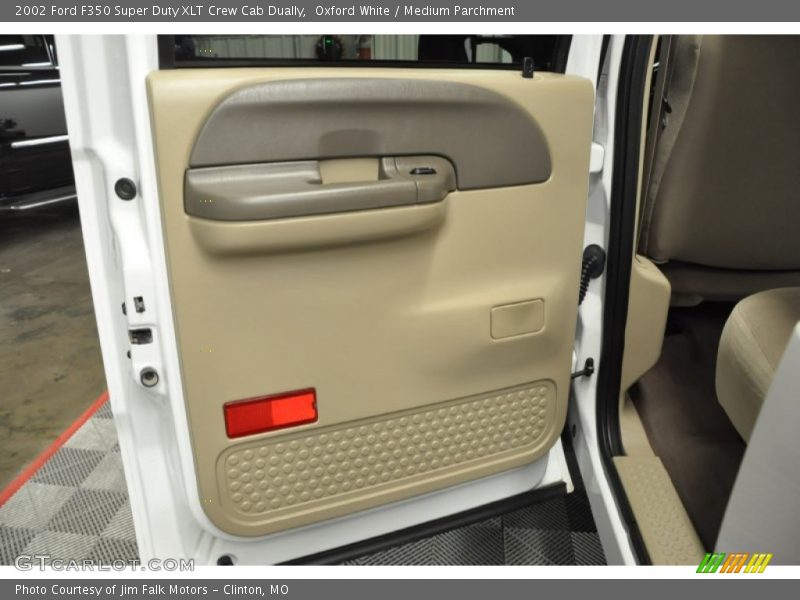 Oxford White / Medium Parchment 2002 Ford F350 Super Duty XLT Crew Cab Dually