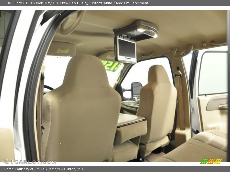 Oxford White / Medium Parchment 2002 Ford F350 Super Duty XLT Crew Cab Dually
