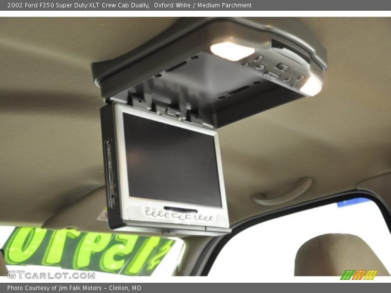 Oxford White / Medium Parchment 2002 Ford F350 Super Duty XLT Crew Cab Dually