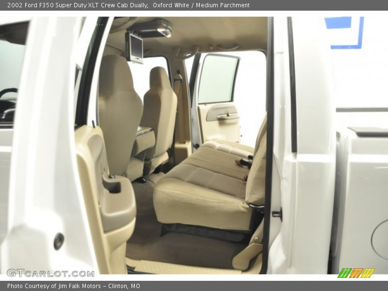 Oxford White / Medium Parchment 2002 Ford F350 Super Duty XLT Crew Cab Dually