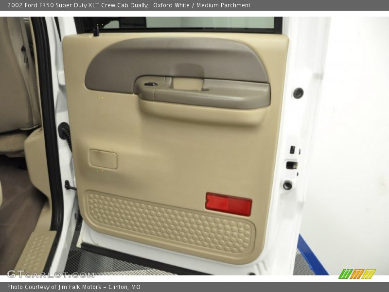 Oxford White / Medium Parchment 2002 Ford F350 Super Duty XLT Crew Cab Dually