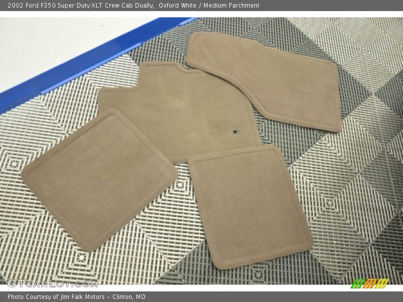 Oxford White / Medium Parchment 2002 Ford F350 Super Duty XLT Crew Cab Dually