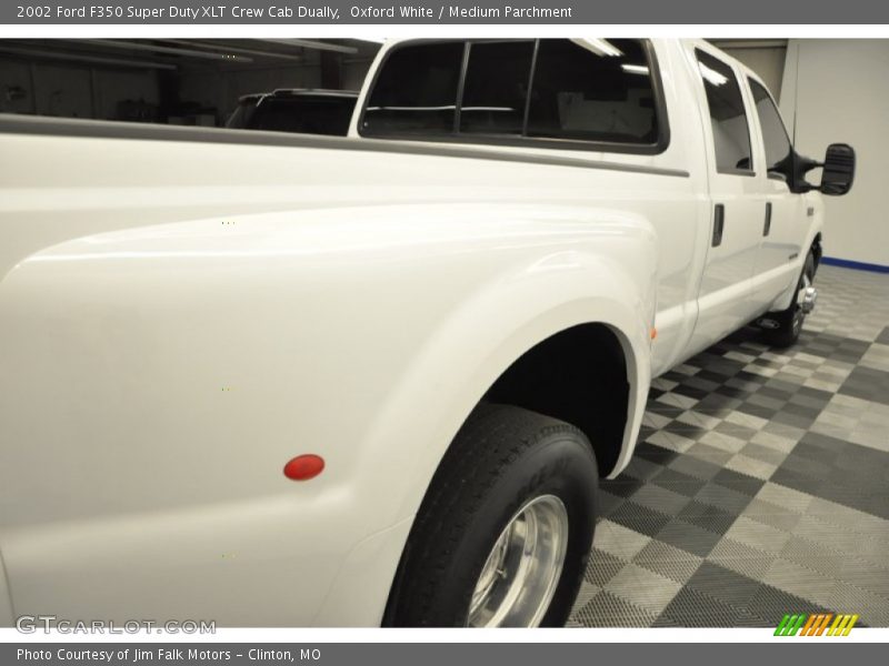 Oxford White / Medium Parchment 2002 Ford F350 Super Duty XLT Crew Cab Dually