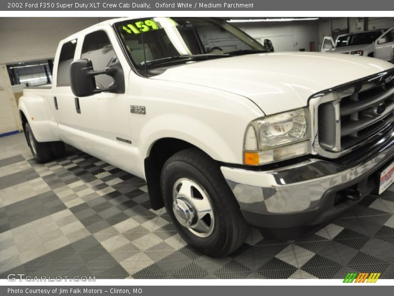 Oxford White / Medium Parchment 2002 Ford F350 Super Duty XLT Crew Cab Dually