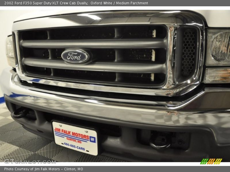 Oxford White / Medium Parchment 2002 Ford F350 Super Duty XLT Crew Cab Dually