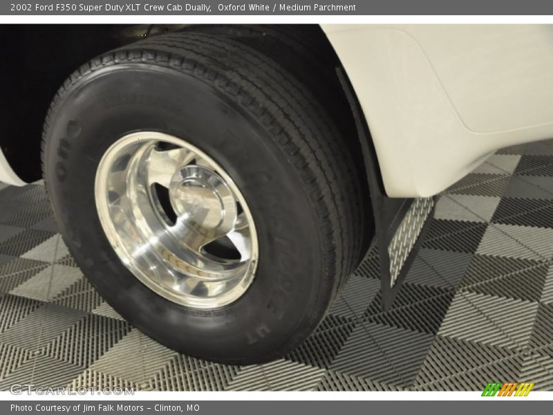 Oxford White / Medium Parchment 2002 Ford F350 Super Duty XLT Crew Cab Dually
