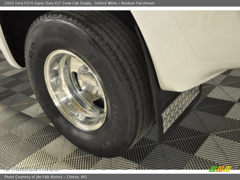 Oxford White / Medium Parchment 2002 Ford F350 Super Duty XLT Crew Cab Dually