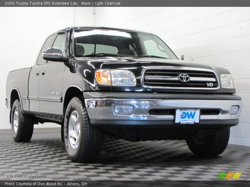 Black / Light Charcoal 2000 Toyota Tundra SR5 Extended Cab