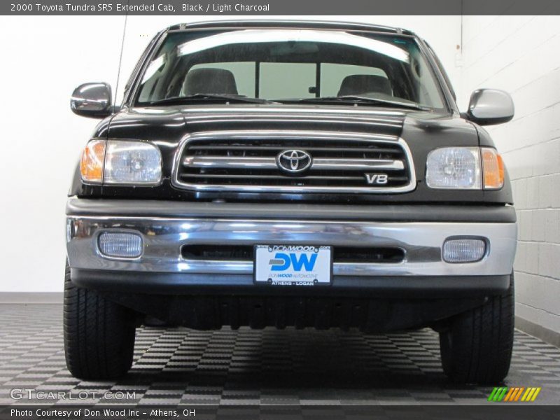 Black / Light Charcoal 2000 Toyota Tundra SR5 Extended Cab