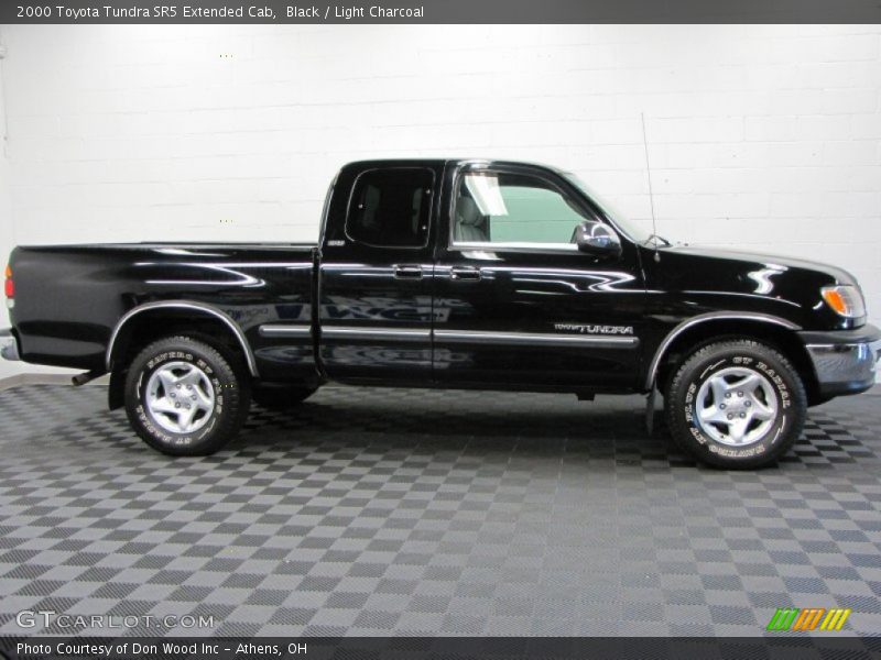 Black / Light Charcoal 2000 Toyota Tundra SR5 Extended Cab