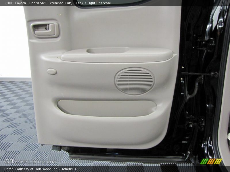 Black / Light Charcoal 2000 Toyota Tundra SR5 Extended Cab