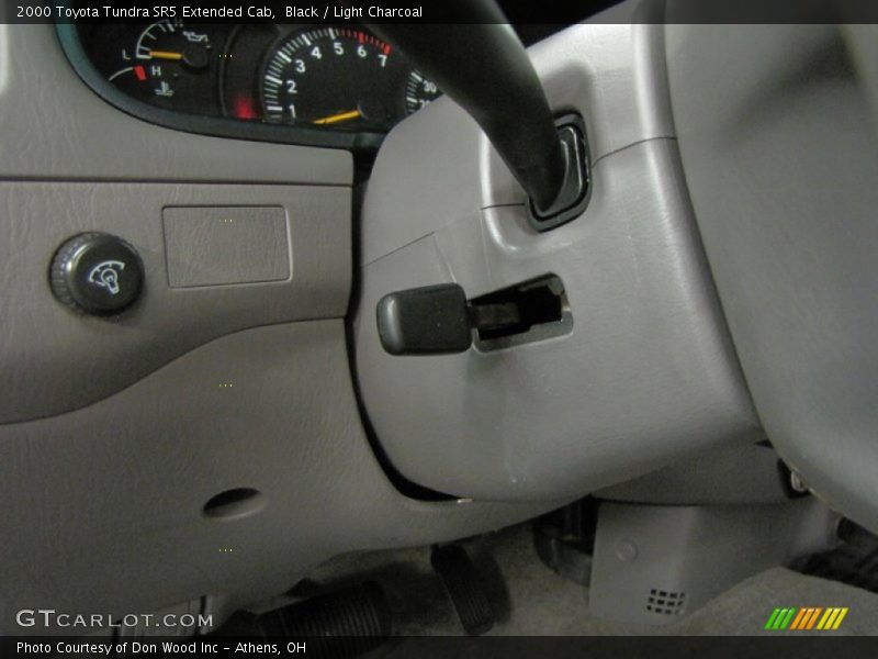 Black / Light Charcoal 2000 Toyota Tundra SR5 Extended Cab