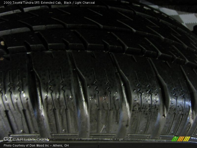 Black / Light Charcoal 2000 Toyota Tundra SR5 Extended Cab