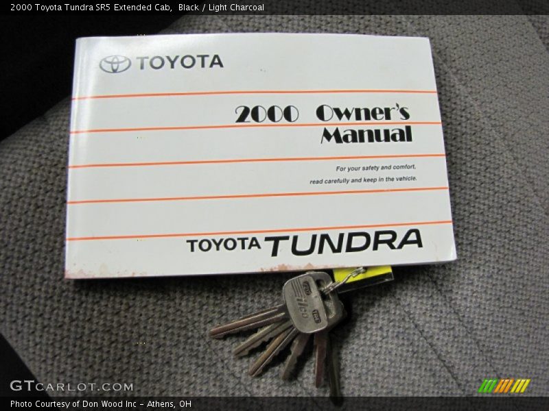 Black / Light Charcoal 2000 Toyota Tundra SR5 Extended Cab