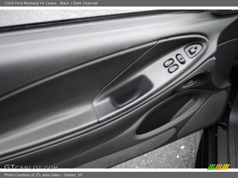 Black / Dark Charcoal 2003 Ford Mustang V6 Coupe