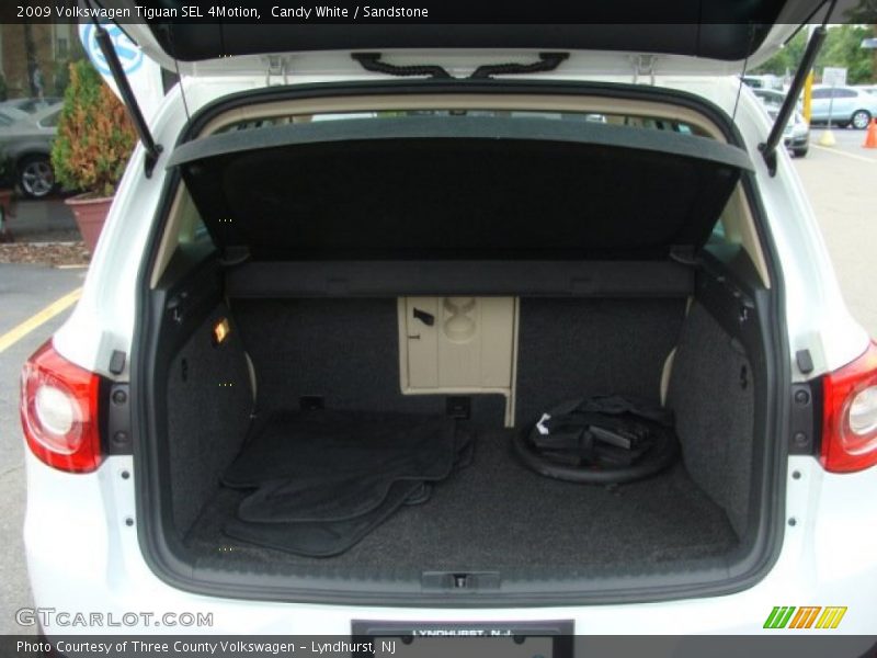 Candy White / Sandstone 2009 Volkswagen Tiguan SEL 4Motion