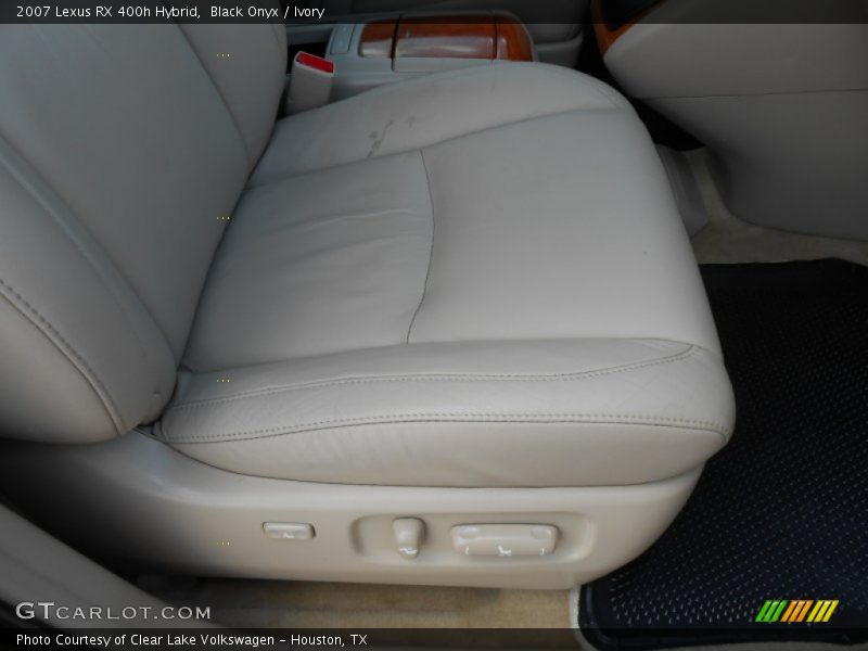 Front Seat of 2007 RX 400h Hybrid