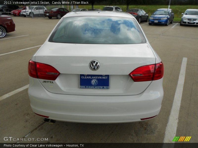 Candy White / Titan Black 2013 Volkswagen Jetta S Sedan