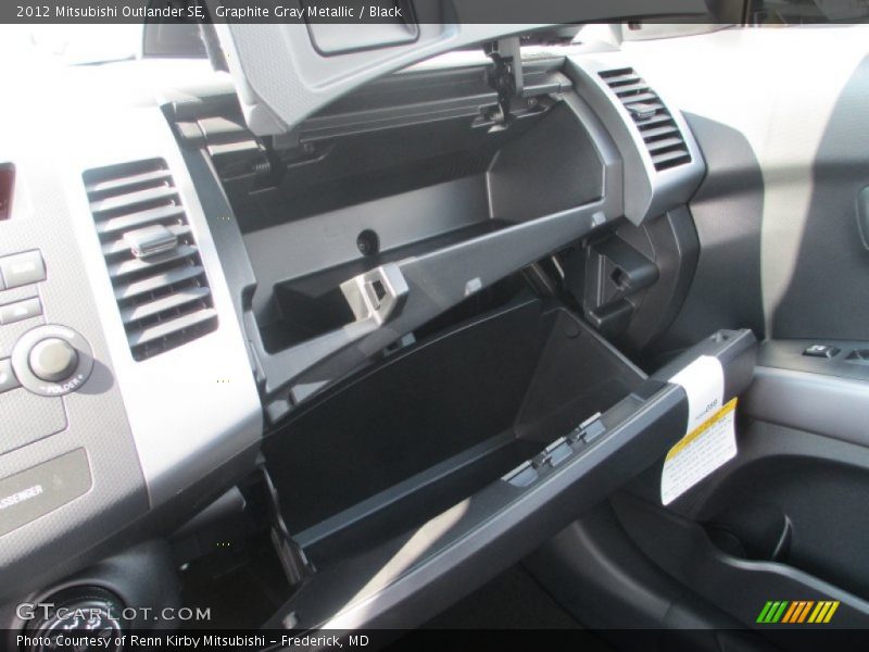 Graphite Gray Metallic / Black 2012 Mitsubishi Outlander SE