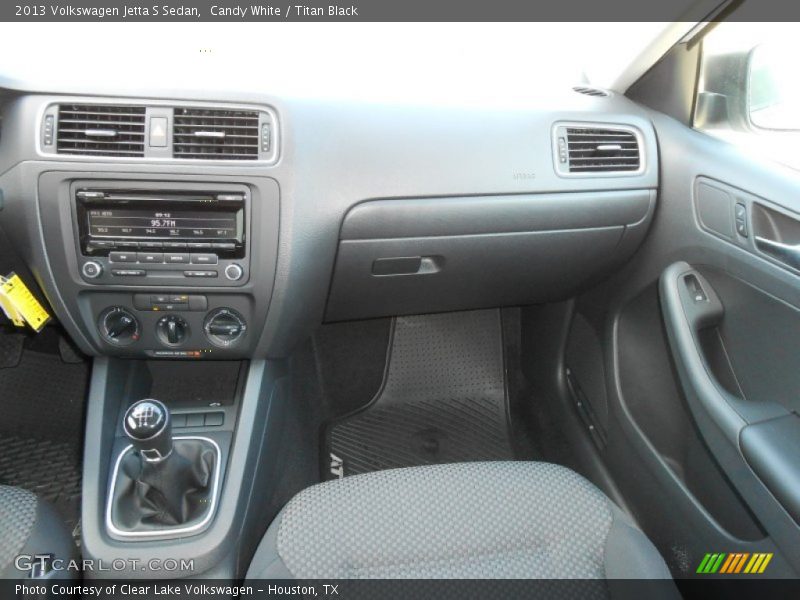 Candy White / Titan Black 2013 Volkswagen Jetta S Sedan