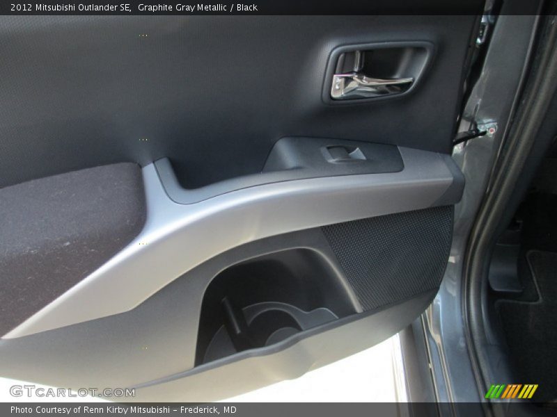 Graphite Gray Metallic / Black 2012 Mitsubishi Outlander SE