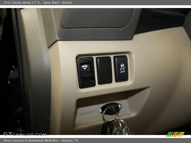 Super Black / Blonde 2012 Nissan Altima 2.5 SL