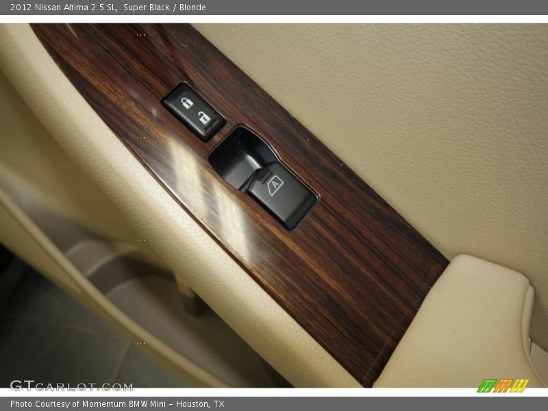 Super Black / Blonde 2012 Nissan Altima 2.5 SL