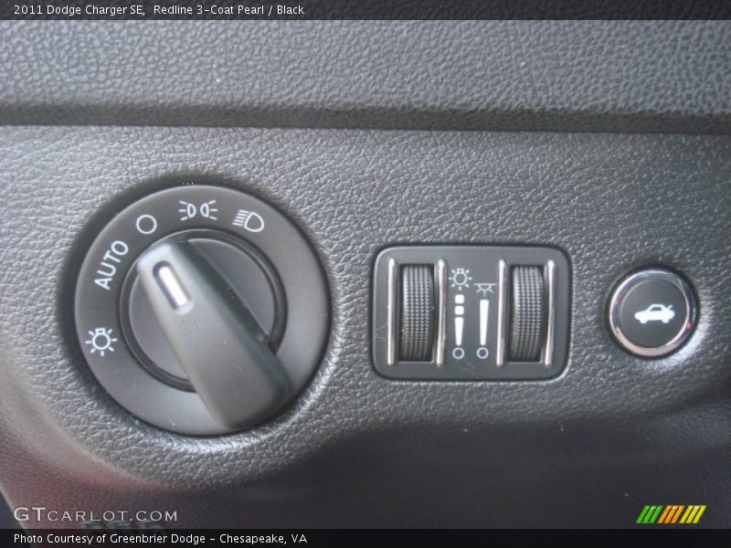 Redline 3-Coat Pearl / Black 2011 Dodge Charger SE