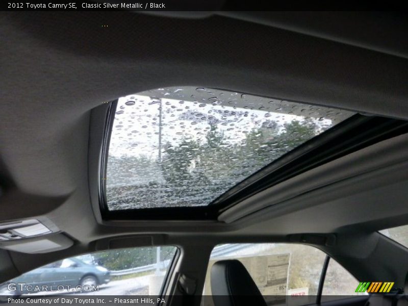 Classic Silver Metallic / Black 2012 Toyota Camry SE