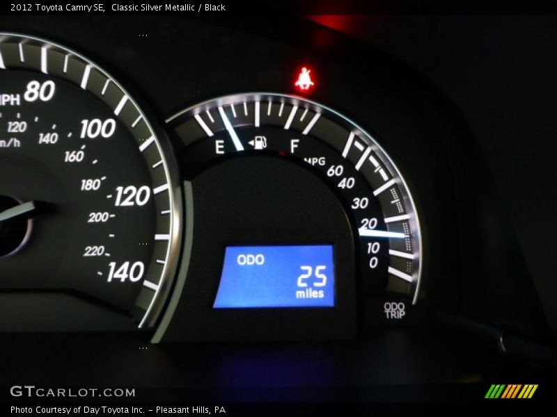 Classic Silver Metallic / Black 2012 Toyota Camry SE